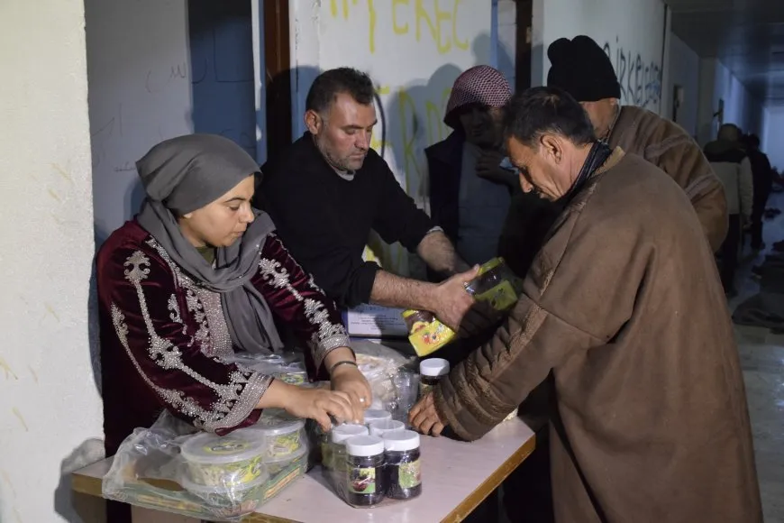 Çalakvanên li Tişrînê di bin êrişan de Remezanê pêşwazî dikin