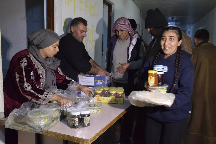 Çalakvanên li Tişrînê di bin êrişan de Remezanê pêşwazî dikin