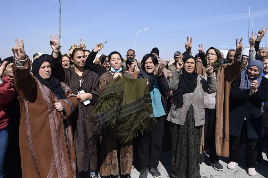 Di roja 54’emîn de berxwedana Tişrînê bi biryardarî didome