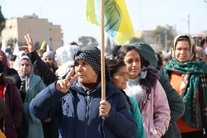 Jinên li Tebqayê: Em polîtîkayên biçûkxistin û înkarê qebûl nekin