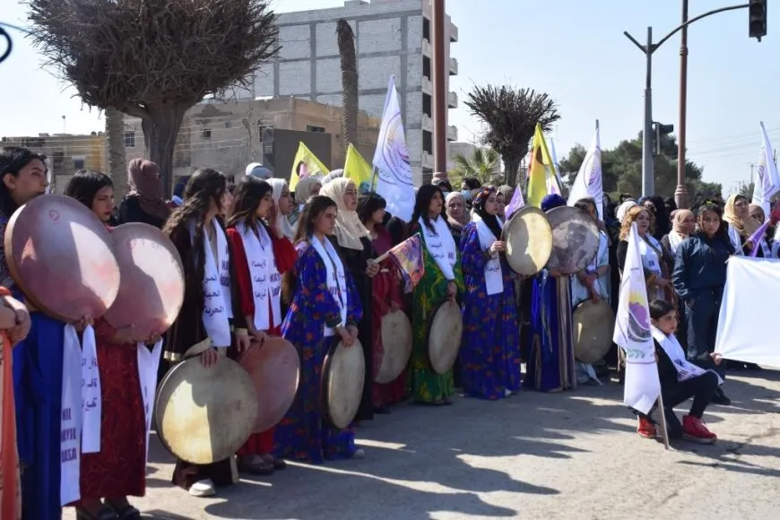 Li Reqayê meşa girseyî