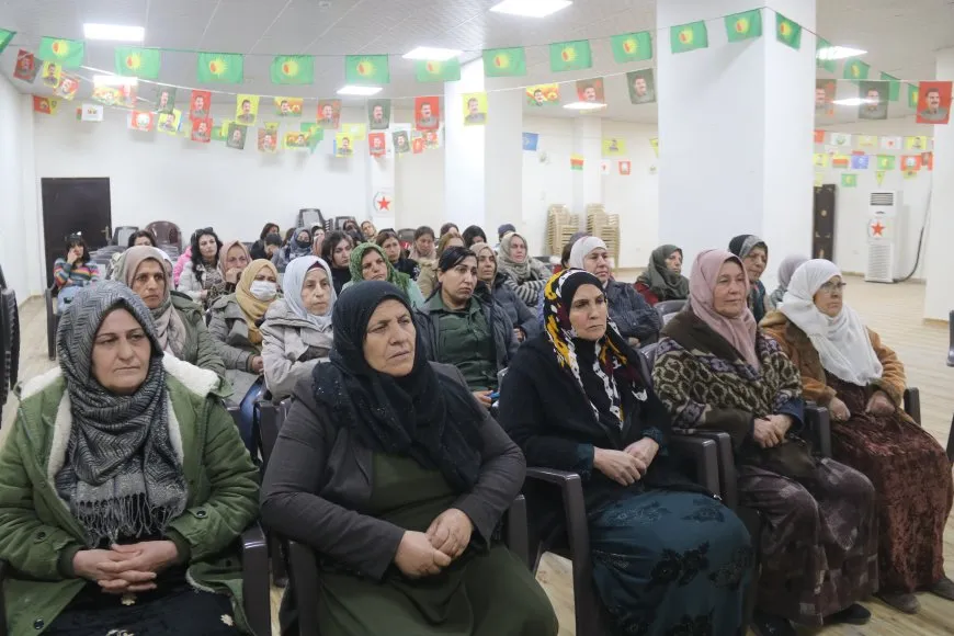 Li Amûdê têkildarî rola jinan di civakê de semîner