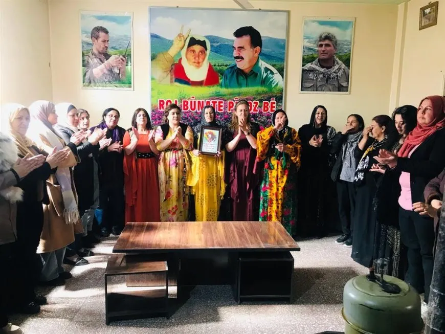 Jin bi serdanan çalakiyên 8’ê Adarê didomînin