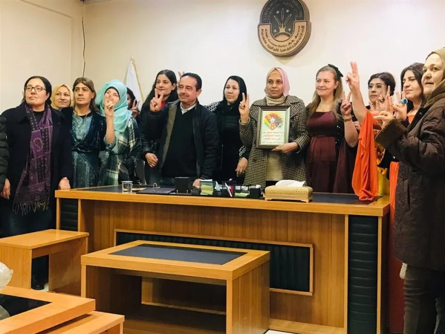 Jin bi serdanan çalakiyên 8’ê Adarê didomînin