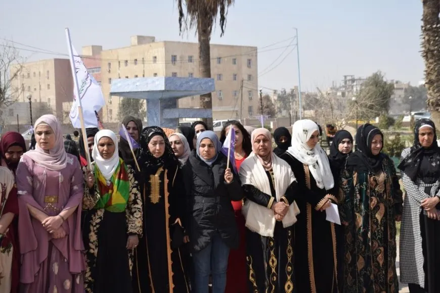 Jin bi serdanan çalakiyên 8’ê Adarê didomînin