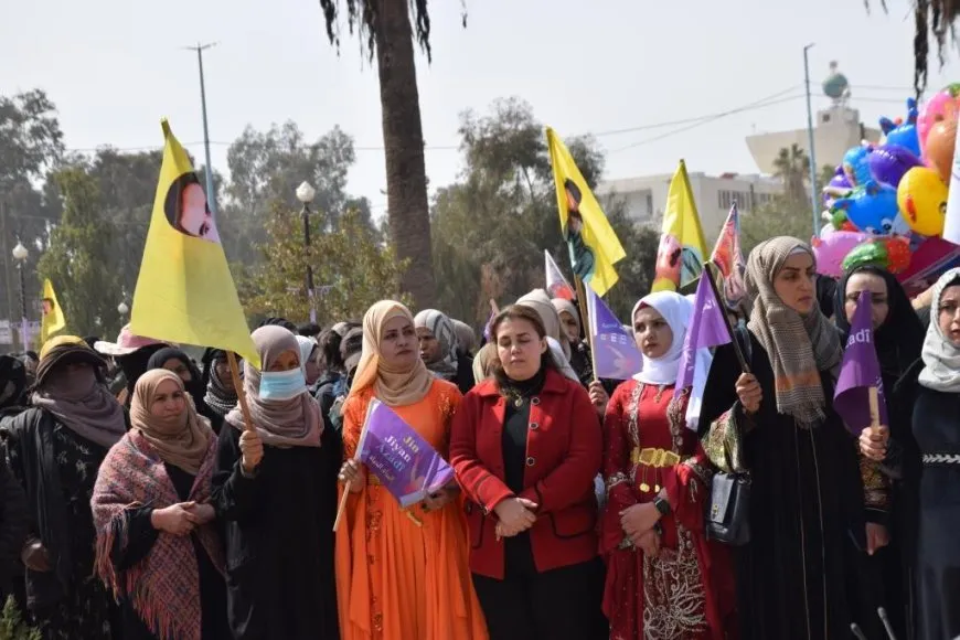 Jin bi serdanan çalakiyên 8’ê Adarê didomînin