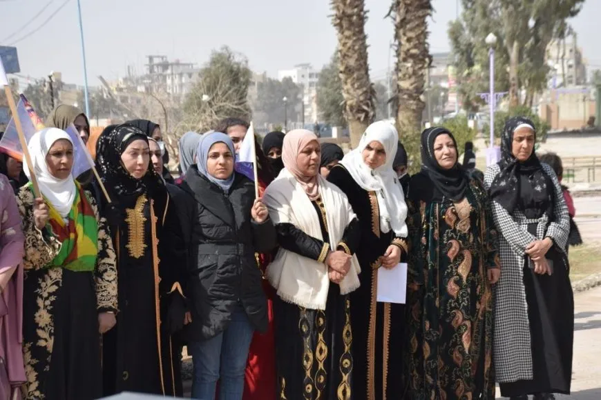 Jin bi serdanan çalakiyên 8’ê Adarê didomînin