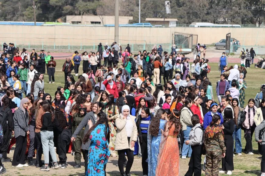 Li Qamişloyê xwendekaran 8’ê Adarê pîroz kir