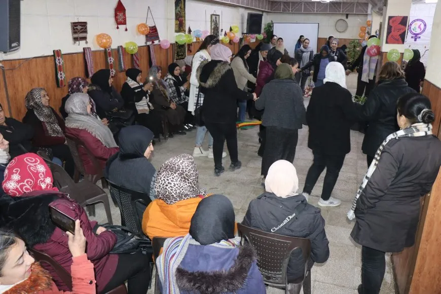 Bi çalakiyên cihêreng 8’ê Adarê li gelek bajaran hat pîrozkirin