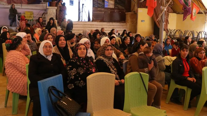 Bi çalakiyên cihêreng 8’ê Adarê li gelek bajaran hat pîrozkirin