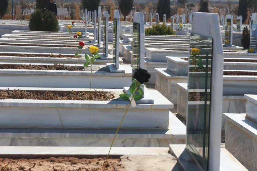 Jinên ciwan û xwendekarên Zanîngeha Kobanê 8’ê Adarê pîroz kir