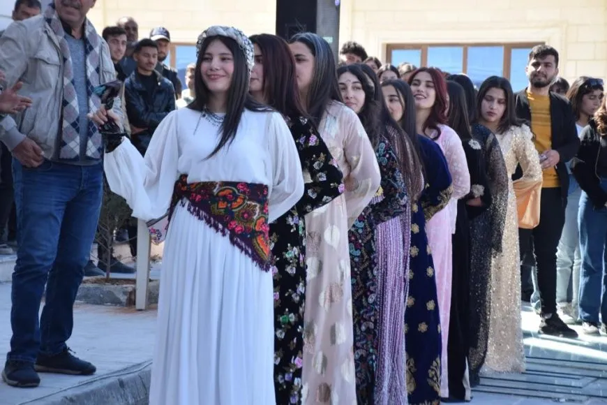 Jinên ciwan û xwendekarên Zanîngeha Kobanê 8’ê Adarê pîroz kir