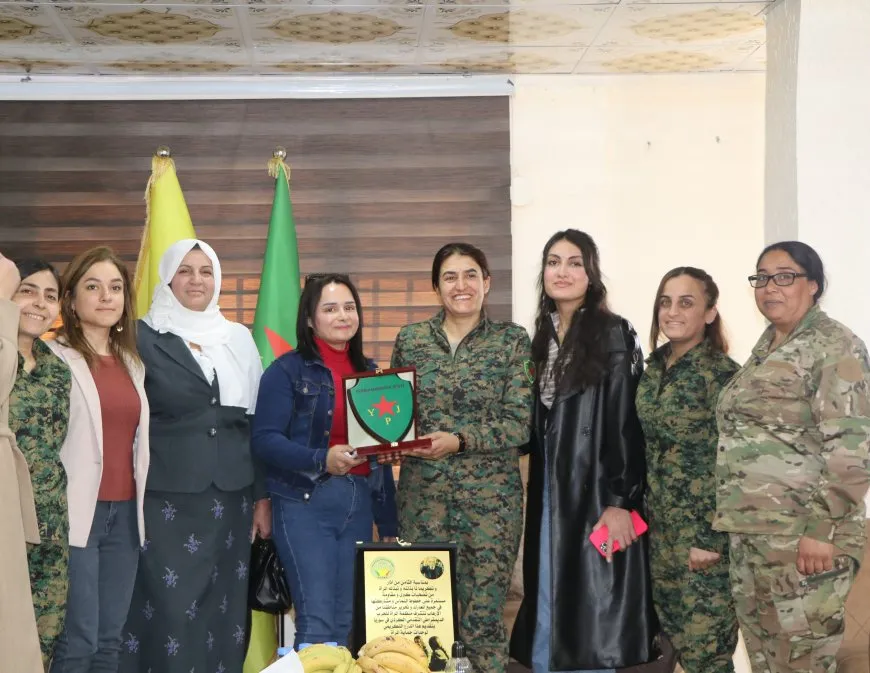 Rêxistina Jinan a Partiya Pêşverû serdana navenda YPJ’ê kir