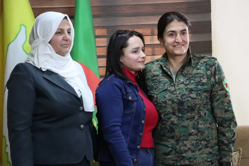 Rêxistina Jinan a Partiya Pêşverû serdana navenda YPJ’ê kir
