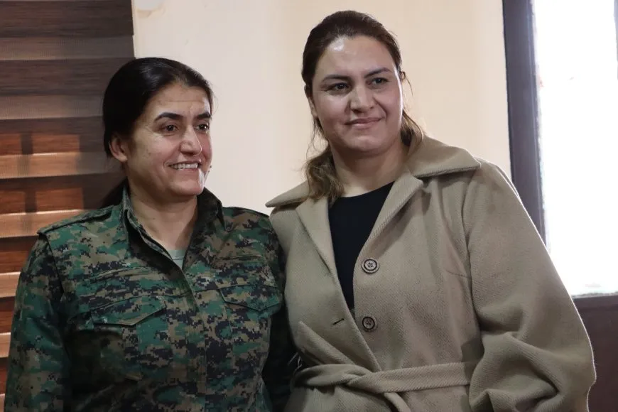 Rêxistina Jinan a Partiya Pêşverû serdana navenda YPJ’ê kir