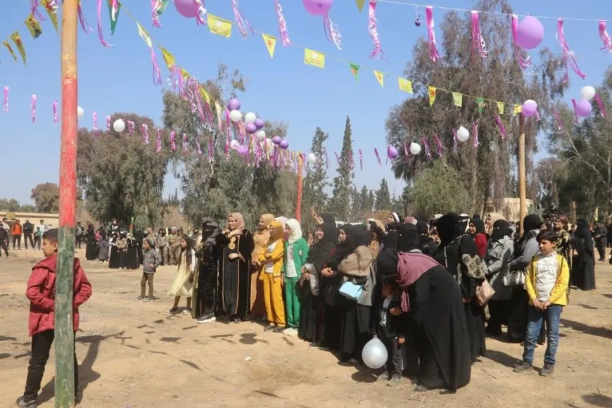 Jinên ji Dêrazorê 8’ê Adarê pîroz kir
