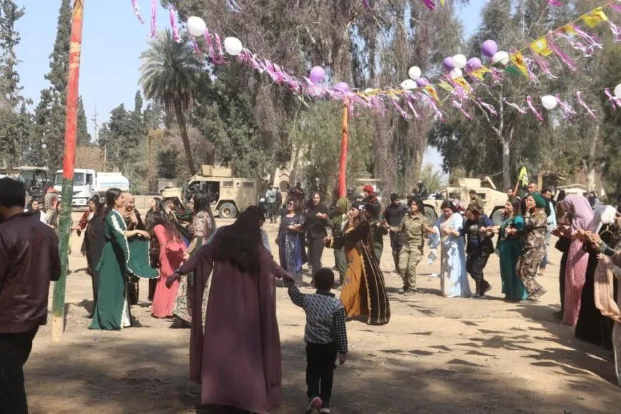 Jinên ji Dêrazorê 8’ê Adarê pîroz kir