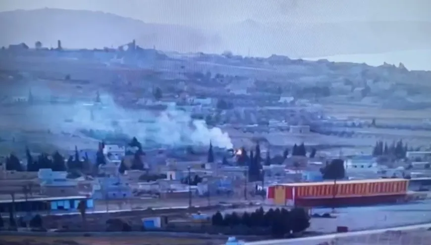 Dewleta Tirk Eyn Îsa, Kobanê û Girê Spî topbaran dike