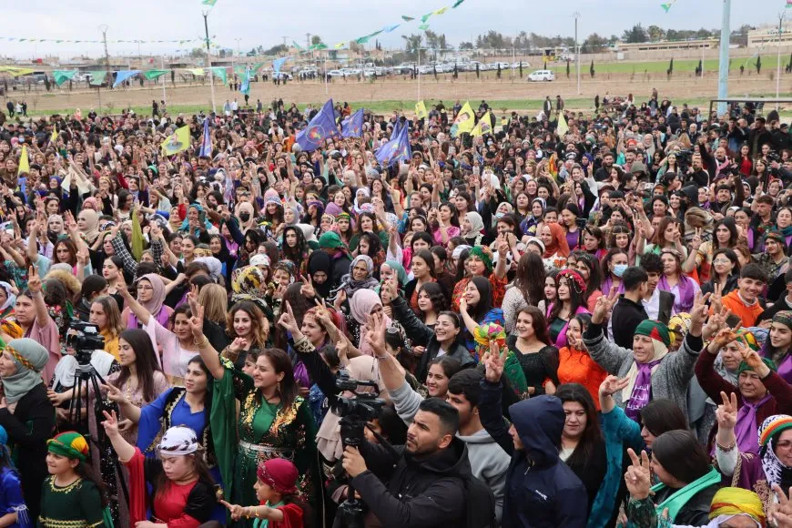 Ji pîrozahiya 8’ê Adarê ya li Qamişloyê peyama têkoşîna hevpar