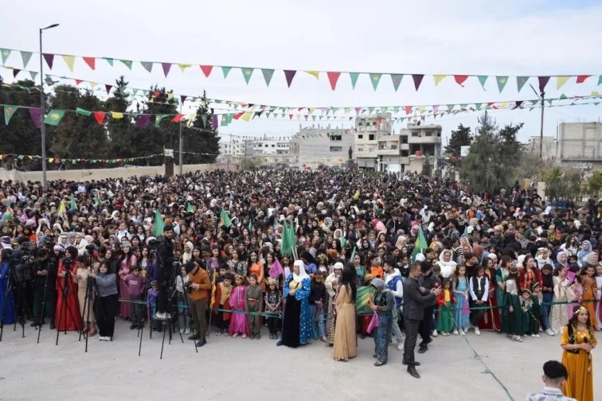 Pîrozbahiyên 8’ê Adarê bi peyamên têkoşîna hevpar li hemberî paşguhkirinê bi dawî bûn