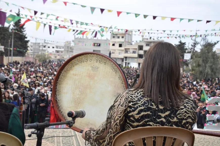 Pîrozbahiyên 8’ê Adarê bi peyamên têkoşîna hevpar li hemberî paşguhkirinê bi dawî bûn