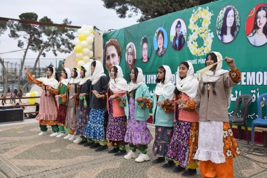 Pîrozbahiyên 8’ê Adarê bi peyamên têkoşîna hevpar li hemberî paşguhkirinê bi dawî bûn