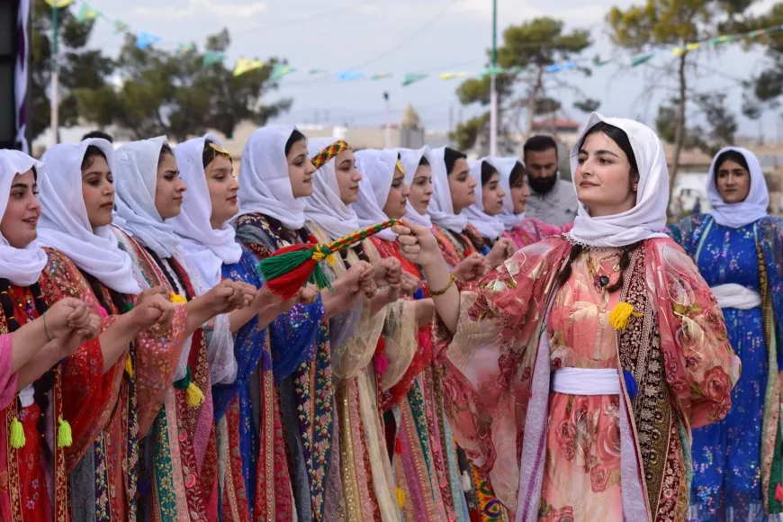 Pîrozbahiyên 8’ê Adarê bi peyamên têkoşîna hevpar li hemberî paşguhkirinê bi dawî bûn