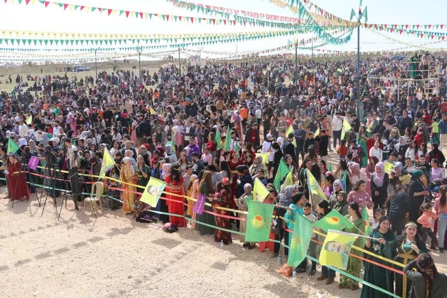 Pîrozbahiyên 8’ê Adarê bi peyamên têkoşîna hevpar li hemberî paşguhkirinê bi dawî bûn