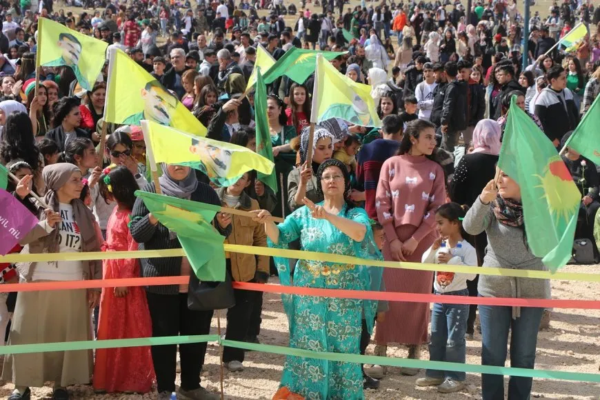 Pîrozbahiyên 8’ê Adarê bi peyamên têkoşîna hevpar li hemberî paşguhkirinê bi dawî bûn
