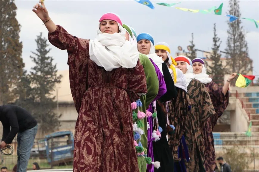 Pîrozbahiyên 8’ê Adarê bi peyamên têkoşîna hevpar li hemberî paşguhkirinê bi dawî bûn