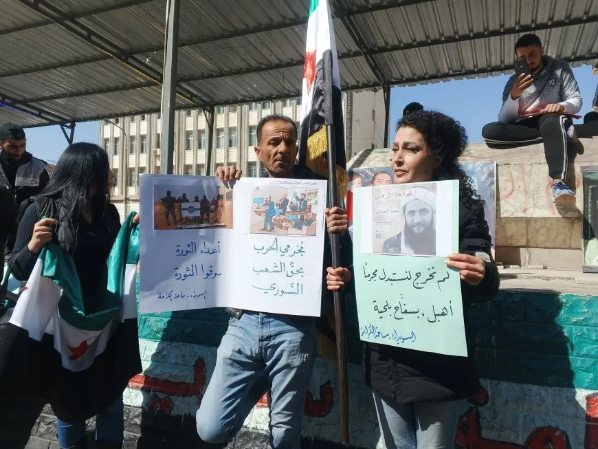 Çalakgerên Siwêdayî komkujiyên peravê protesto kir