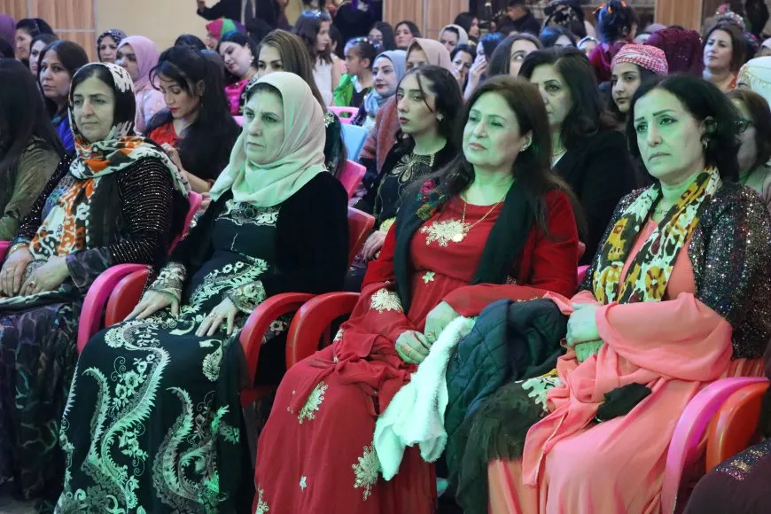 Li Qamişloyê 8’ê Adarê û Roja Cil û Bergên Kurdî hat pîrozkirin
