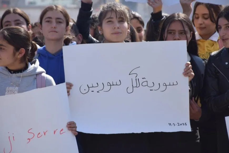 Li Kobanê li dijî komkujiyên li peravên Sûriyeyê meşiyan