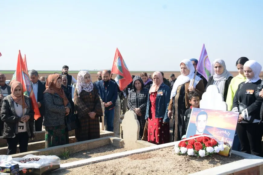 Di salvegera serhildanê de banga hevgirtina ji bo avakirina Sûriyeke demokratîk