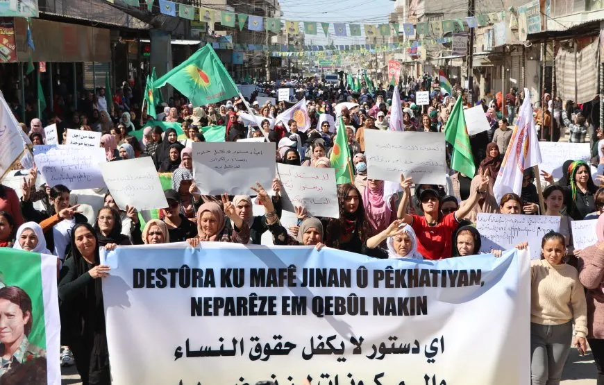 Jin li hember destûra desthilata Şamê meşiyan