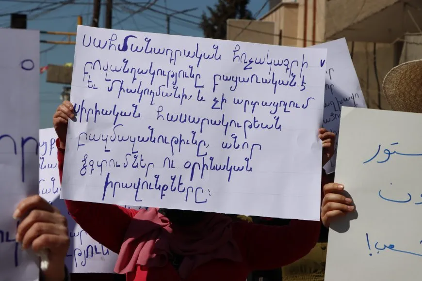 Jin li hember destûra desthilata Şamê meşiyan