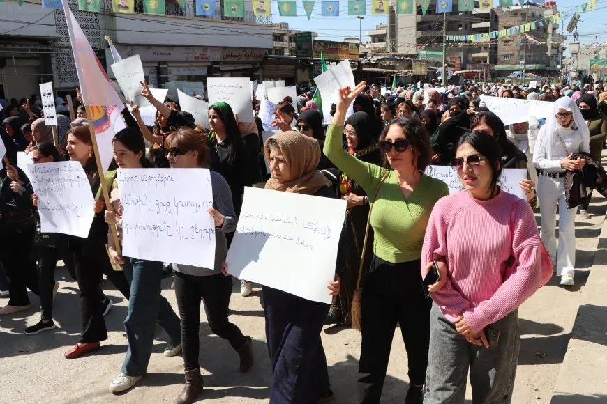 Jin li hember destûra desthilata Şamê meşiyan