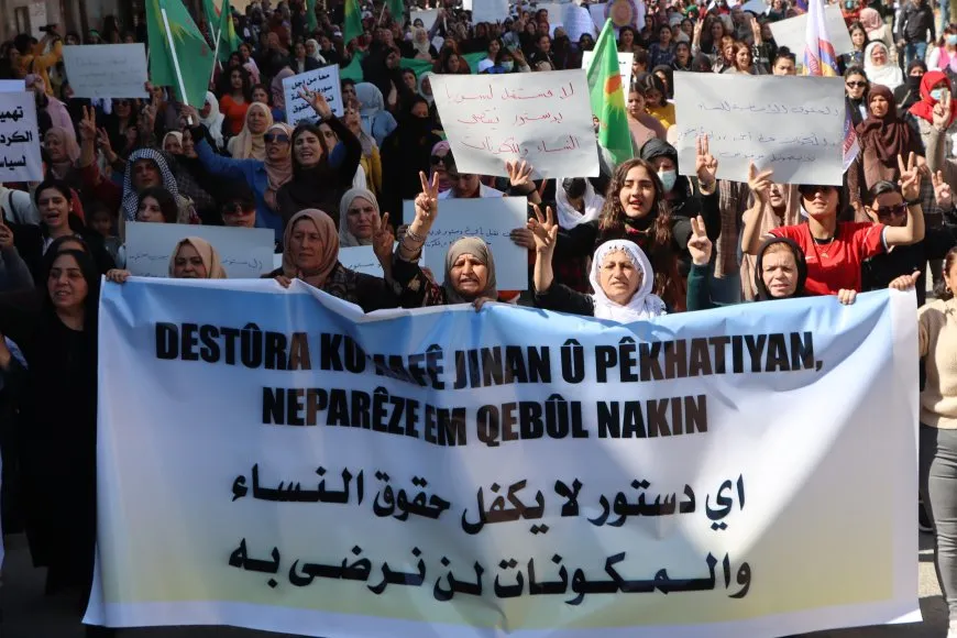 Jin li hember destûra desthilata Şamê meşiyan