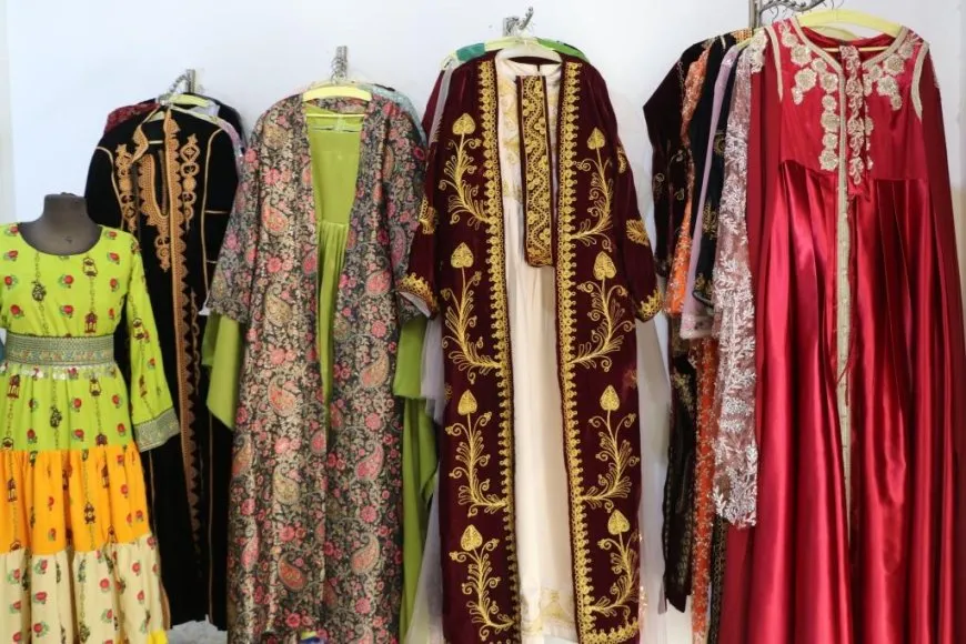 Bazarên kantona Firatê bi rengên Newrozê xemilîne