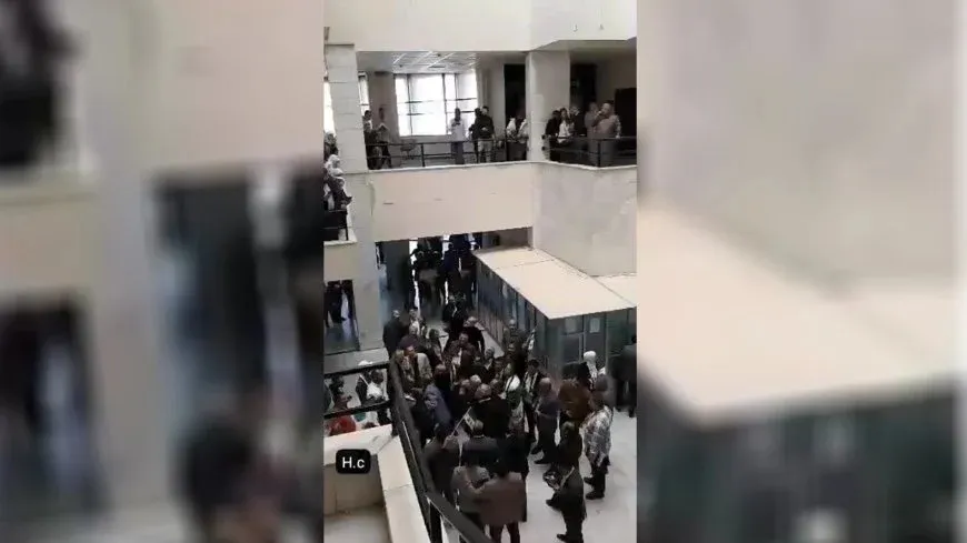 Karmendên Şamê birêvebirina karên jinan bêyî ku zilamek pê re be red kir