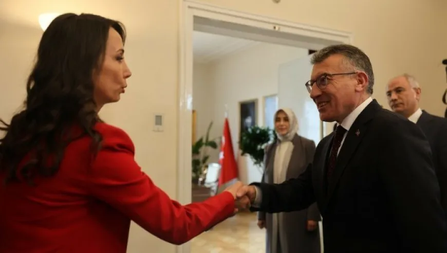 Hevdîtina DEM Partî ya bi AKP'ê re destpê kir