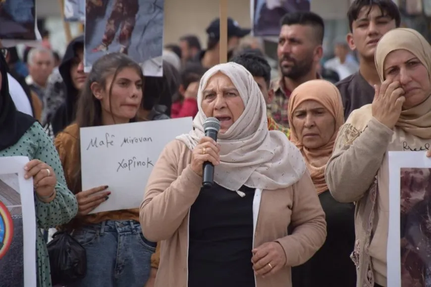 Bi sedan şêniyên kantona Firatê li dijî komkujiyan meşiyan