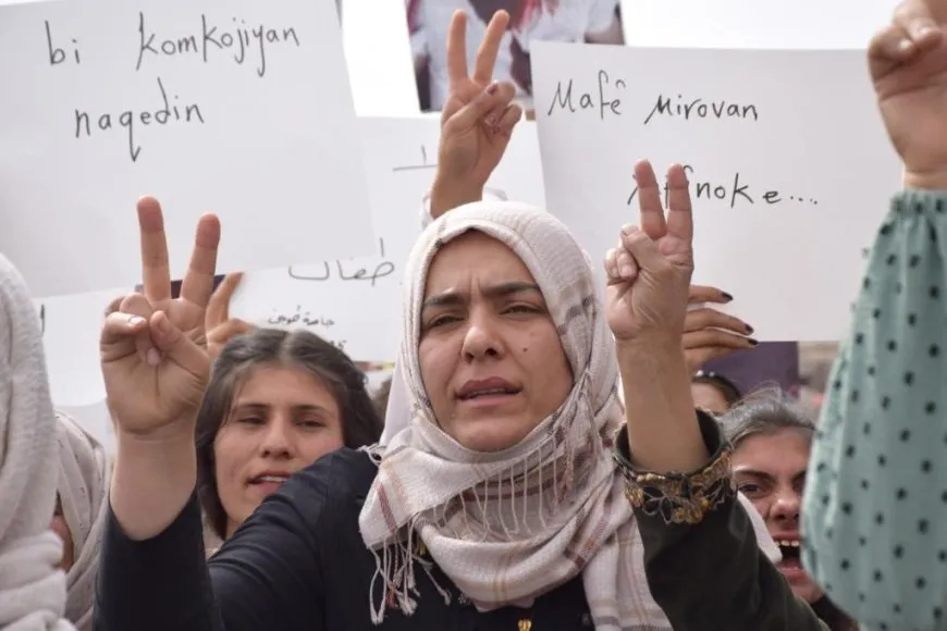 Bi sedan şêniyên kantona Firatê li dijî komkujiyan meşiyan