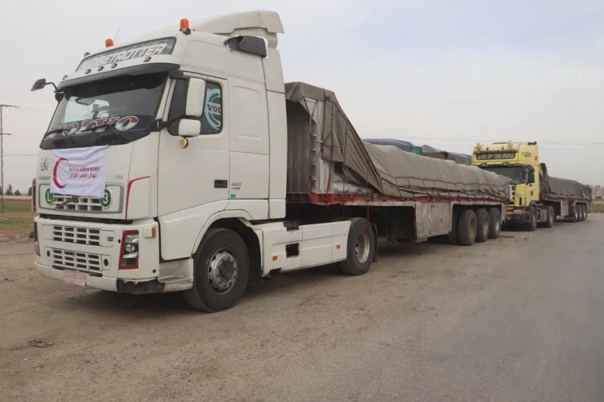 Karwana alîkariyan ji Reqayê ber bi peravê ve kete rê
