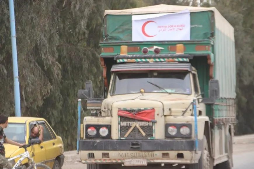 Karwana alîkariyan ji Reqayê ber bi peravê ve kete rê