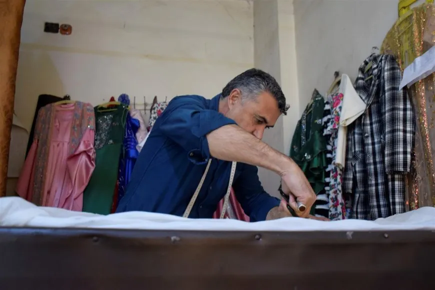 Xelkê Dirbêsiyê bi dirûtina cil û bergên Kurdî Newrozê pêşwaz dikin