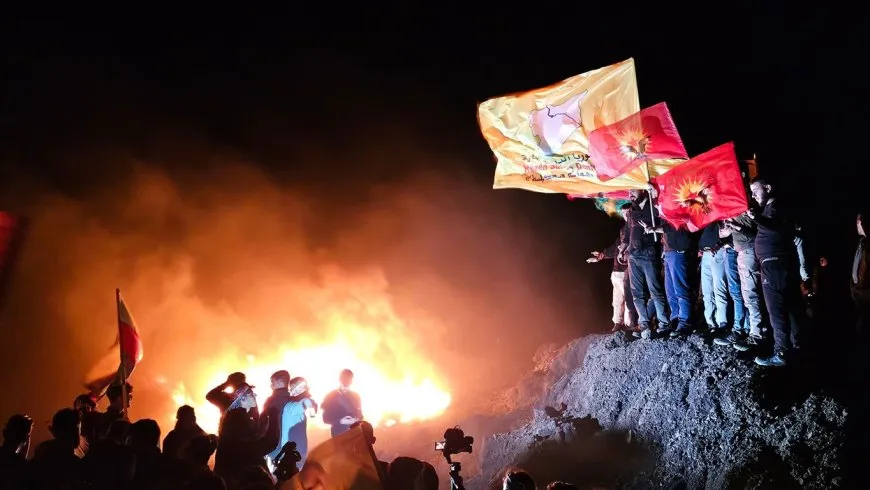 Piştî çend salan ji qedexeyê agirê Newrozê li çiyayê Kokebê hat pêxistin