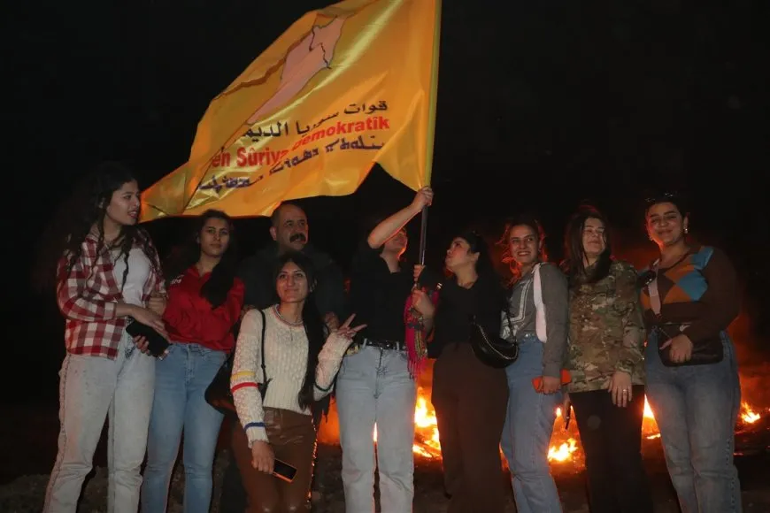 Piştî çend salan ji qedexeyê agirê Newrozê li çiyayê Kokebê hat pêxistin