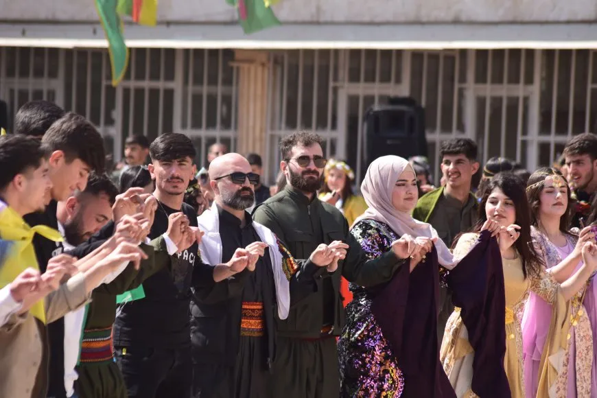 Pîrozbahiyên Newrozê li kantona Cizîrê dewam dikin