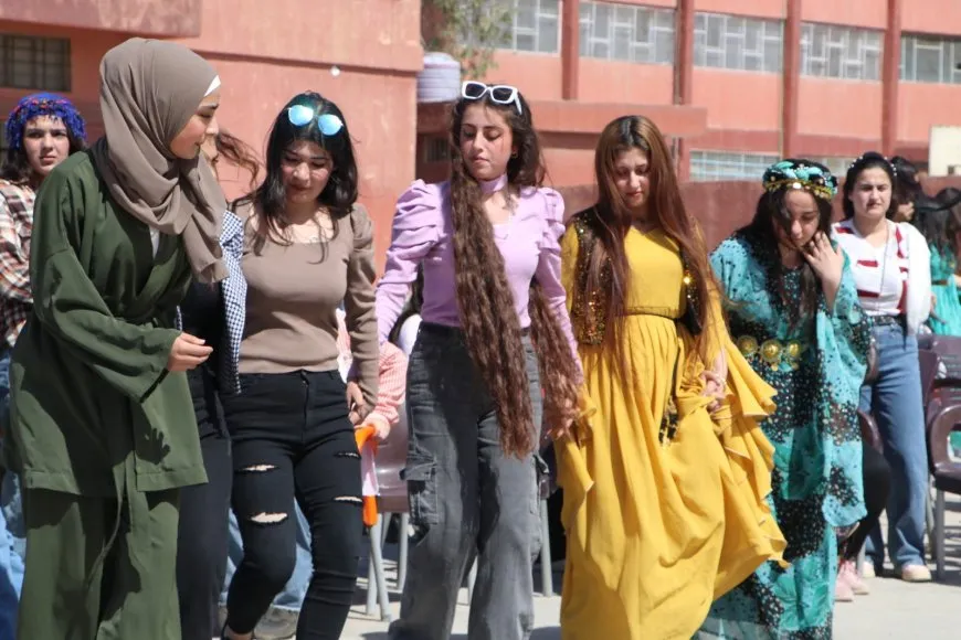 Pîrozbahiyên Newrozê li kantona Cizîrê dewam dikin